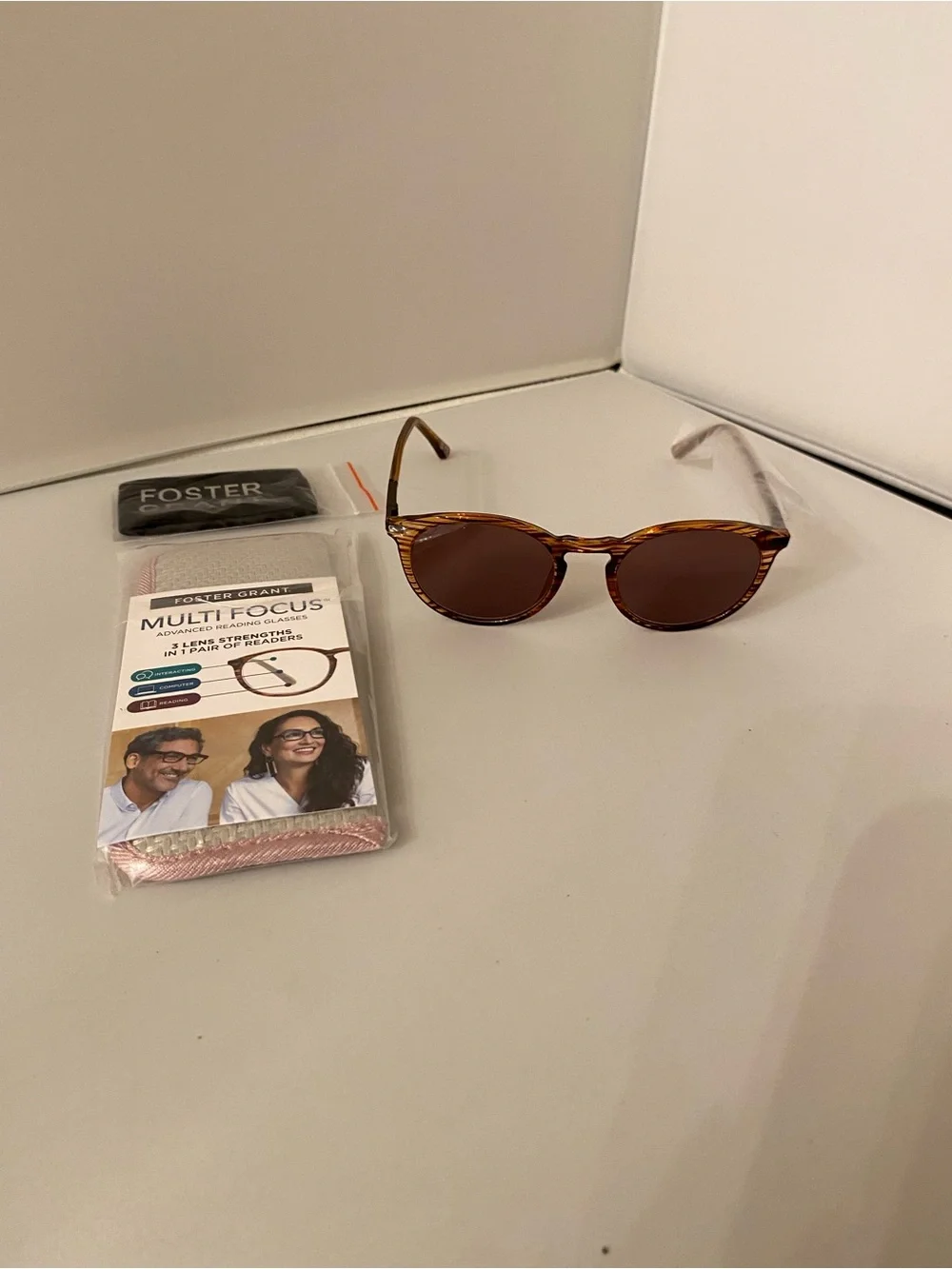 Foster Grant Multi Focus Advanced, Brown Frame +2.25,new without tags